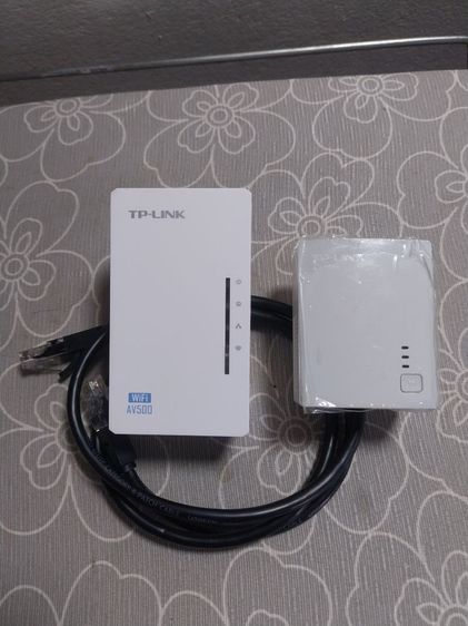 ชุดอุปกรณ์: TP-Link Powerline Adapter ชุด AV500 รุ่น TL-WPA4220 และ TL-PA4010
