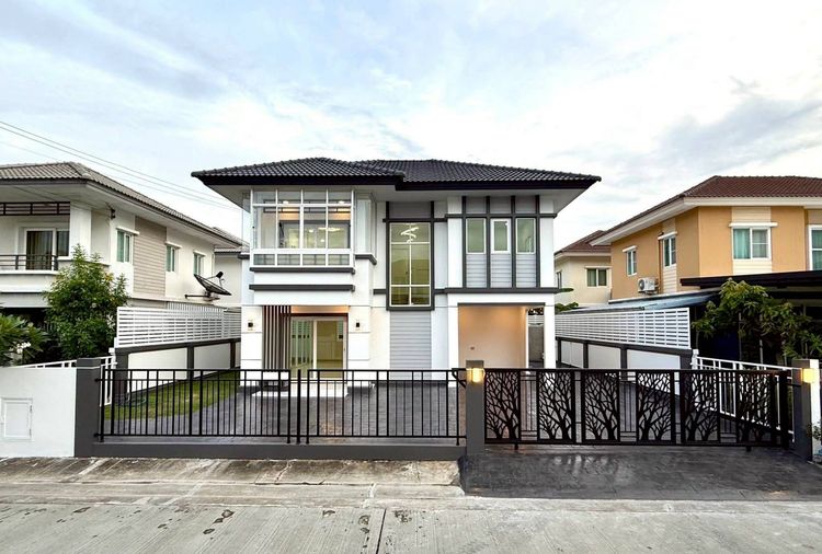 ขายบ้านเดี่ยวรีโนเวทใหม่ พร้อมอยู่