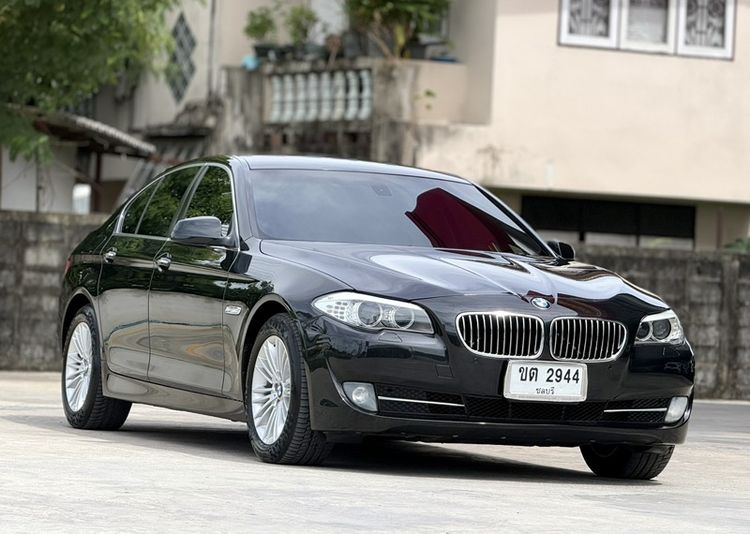 รถ BMW Series 5 520i สี ดำ