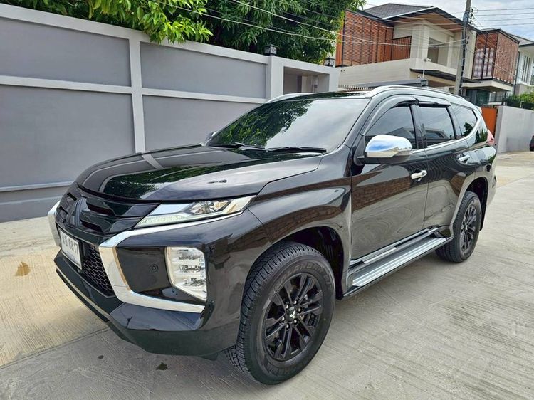 รถ Mitsubishi Pajero Sport 2.5 GT 4WD สี ดำ