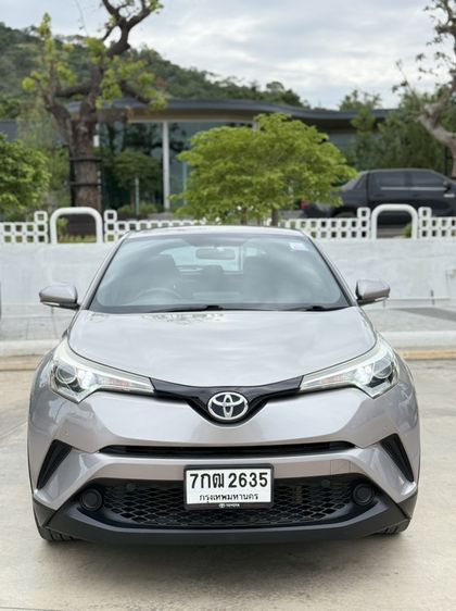 รถ Toyota C-HR 1.8 Mid สี เทา
