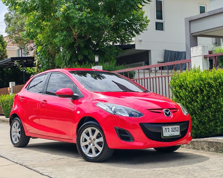 รถ Mazda Mazda 2 1.5 Groove สี แดง