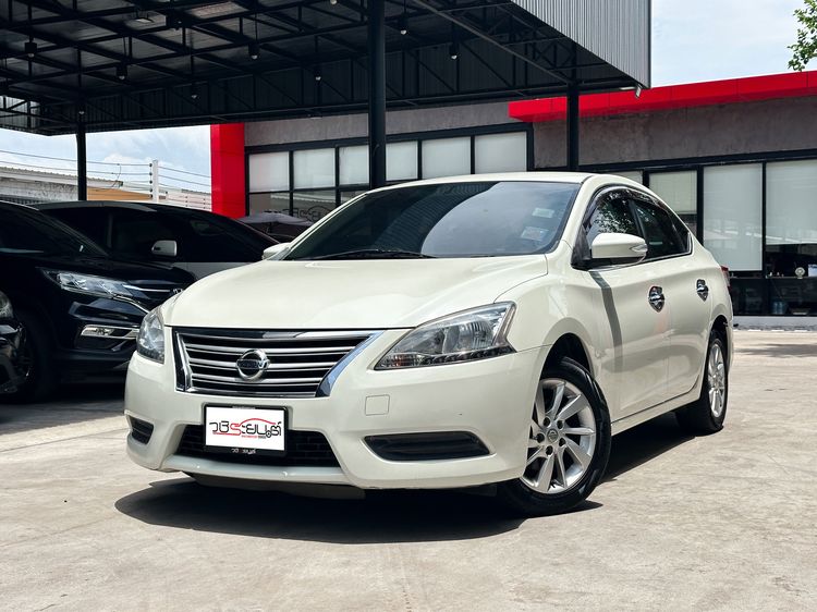 รถ Nissan Sylphy 1.6 E CNG สี ขาว