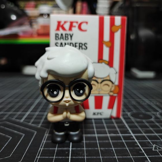 ฟิกเกอร์ KFC Baby Sanders Collection ( มือสอง )