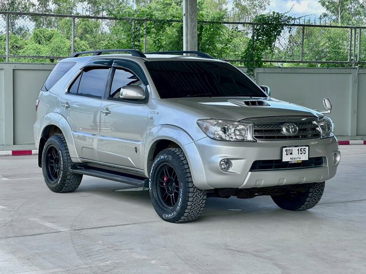 Toyota Fortuner 2006 3.0 V 4WD Utility-car ดีเซล ไม่ติดแก๊ส เกียร์อัตโนมัติ บรอนซ์เงิน รูปที่ 3