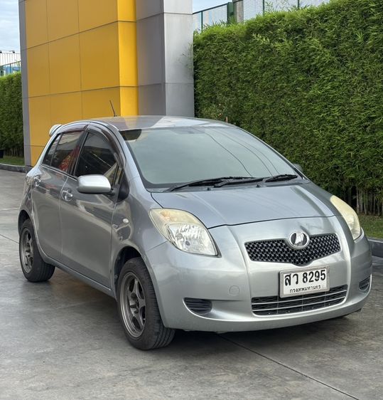 รถ Toyota Yaris 1.5 E สี เทา