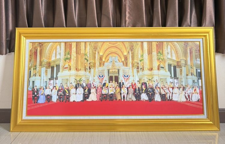 ภาพมงคลแห่งแผ่นดิน – พระราชพิธีฉลองสิริราชสมบัติครบ 60 ปี รัชกาลที่ 9 (กรอบไม้สีทอง)