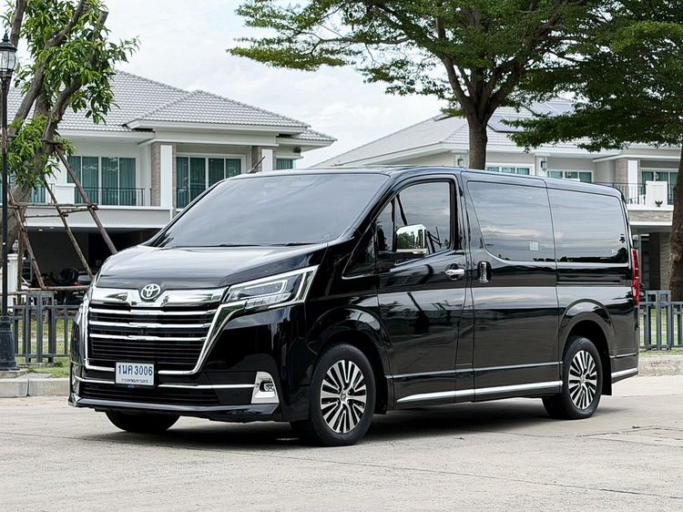 รถ Toyota Majesty 2.8 Premium สี ดำ