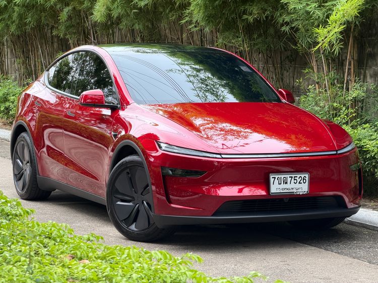 รถ Tesla Model Y Long Range AWD สี แดง