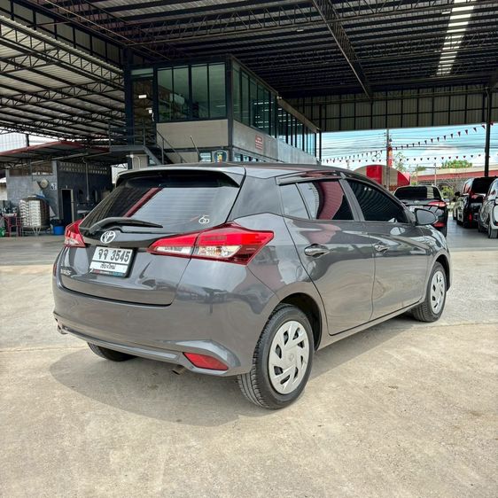 Toyota Yaris 2022 1.2 Entry Sedan เบนซิน ไม่ติดแก๊ส เกียร์อัตโนมัติ เทา รูปที่ 2
