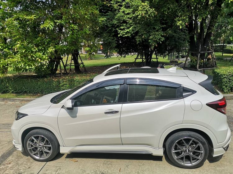 Honda HR-V 2015 1.8 EL Sedan เบนซิน ไม่ติดแก๊ส เกียร์อัตโนมัติ ขาว
