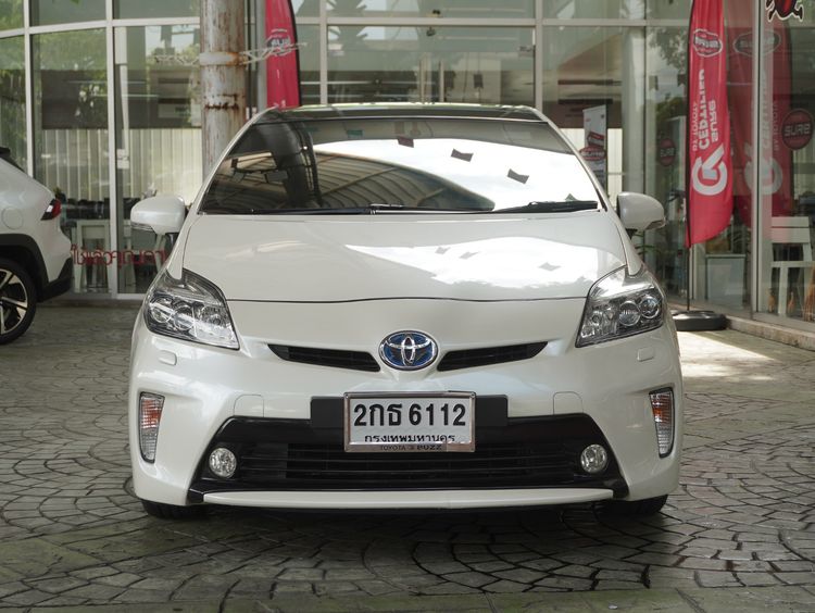 Toyota Prius 2013 1.8 Hybrid Top Option Grade Sedan ไฮบริด ไม่ติดแก๊ส เกียร์อัตโนมัติ ขาว รูปที่ 2