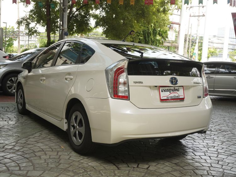 Toyota Prius 2013 1.8 Hybrid Top Option Grade Sedan ไฮบริด ไม่ติดแก๊ส เกียร์อัตโนมัติ ขาว รูปที่ 4