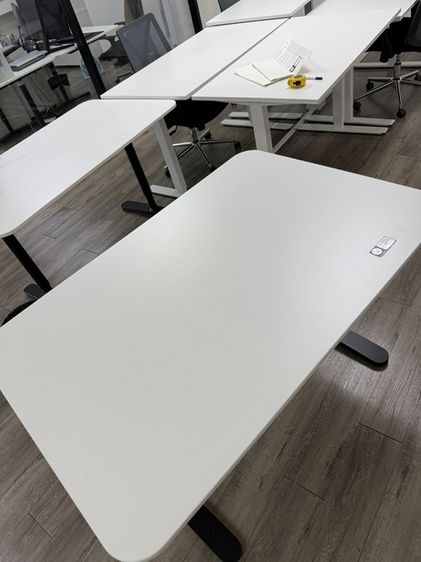 โต๊ะทำงาน Ikea สภาพดีมาก