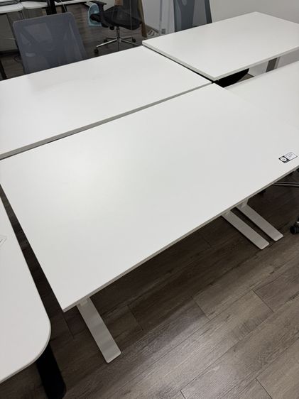 โต๊ะ Ikea ปรับความสูงได้ สภาพใหม่