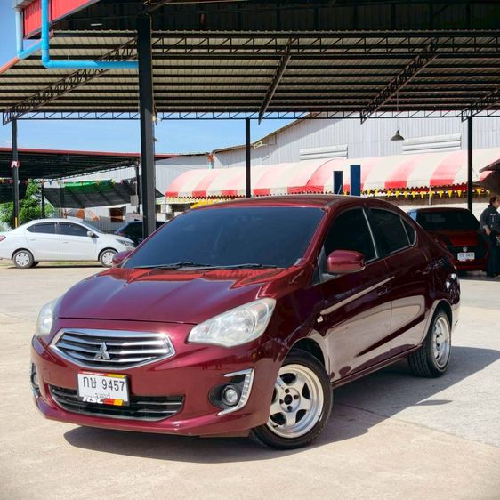 รถ Mitsubishi Attrage 1.2 GLX สี แดง