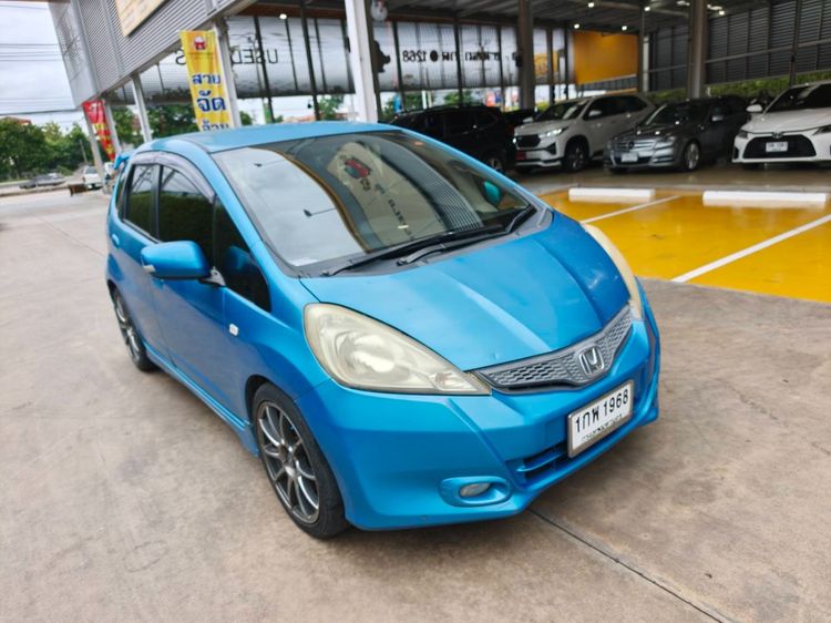 รถ Honda Jazz 1.5 S สี ฟ้า
