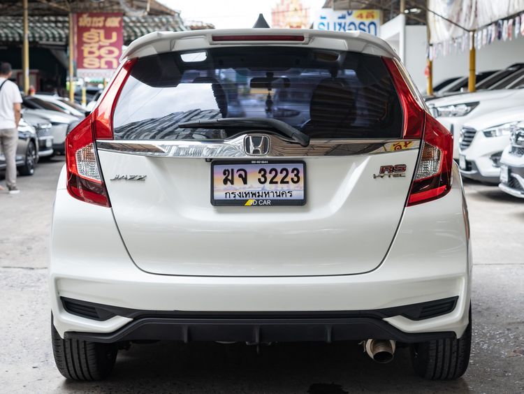 Honda Jazz 2017 1.5 RS i-VTEC Sedan เบนซิน ไม่ติดแก๊ส เกียร์อัตโนมัติ ขาว รูปที่ 4