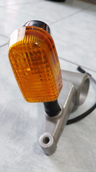 ชุดไฟเลี้ยวคู่หน้า + ขาแแคลมป์ยึดโช้คอลูมิเนียม แท้ศูนย์ Royal Enfield Continental GT 535 มือ 1 รูปที่ 6