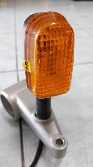 ชุดไฟเลี้ยวคู่หน้า + ขาแแคลมป์ยึดโช้คอลูมิเนียม แท้ศูนย์ Royal Enfield Continental GT 535 มือ 1 รูปที่ 7