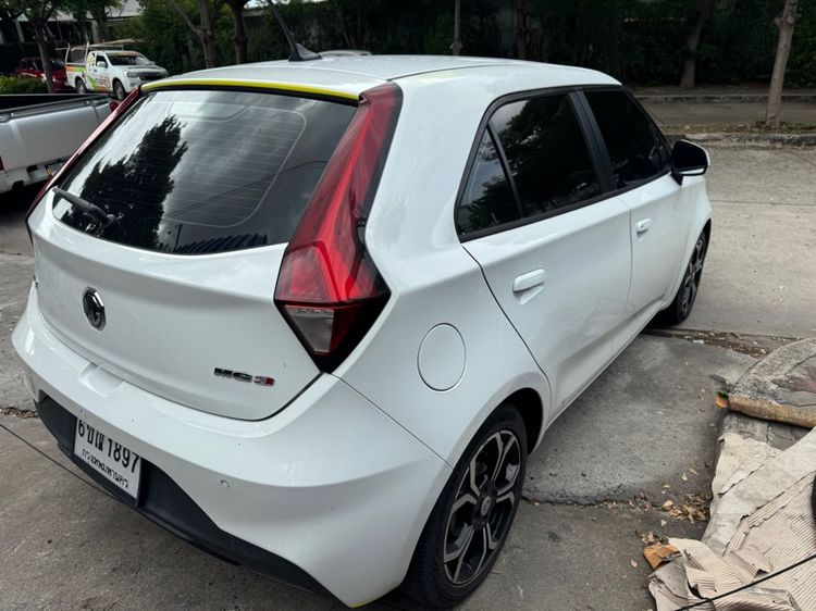 MG MG3 2019 1.5 X Limited Sedan เบนซิน ไม่ติดแก๊ส เกียร์อัตโนมัติ ขาว รูปที่ 3