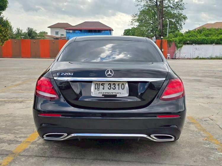 Mercedes-Benz E-Class 2017 E220d Sedan ดีเซล ไม่ติดแก๊ส เกียร์อัตโนมัติ ดำ รูปที่ 2