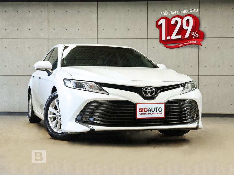 รถ Toyota Camry 2.0 G สี ขาว