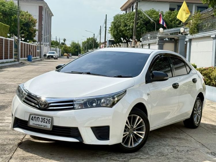 รถ Toyota Altis 1.6 E CNG สี ขาว