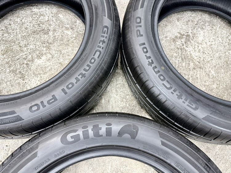 ยางถอดป้ายแดงขอบ 19” ยี่ห้อ GITI ขนาด 225-55R19 ปี 25 ตุ่มหน้ายางยังอยู่ครบ