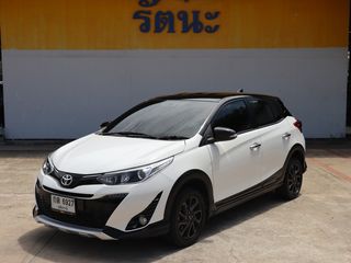 ปี 2020 โตโยต้า ยาริส รุ่นท๊อป Sport premium Black roof Hi Cross