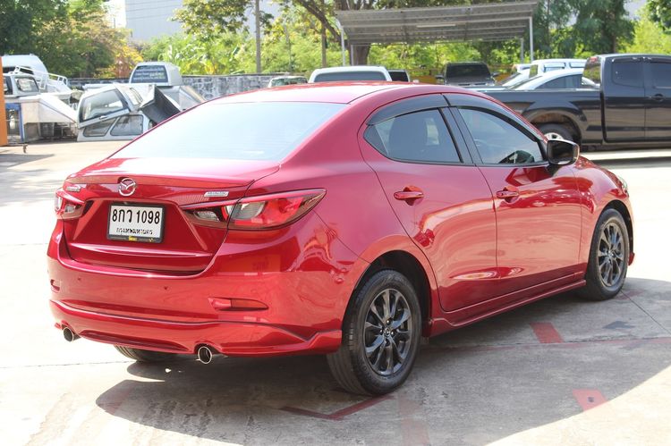 Mazda Mazda 2 2019 1.3 High Connect Sedan เบนซิน เกียร์อัตโนมัติ แดง รูปที่ 4