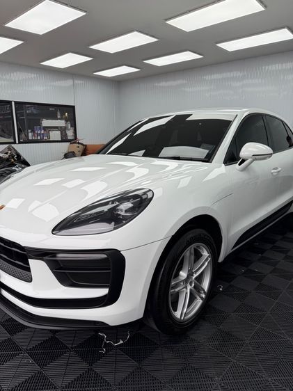 Porsche Macan 2021 2.0 Turbo 4WD Sedan เบนซิน ไม่ติดแก๊ส เกียร์อัตโนมัติ ขาว รูปที่ 3