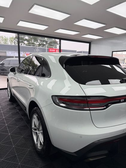 Porsche Macan 2021 2.0 Turbo 4WD Sedan เบนซิน ไม่ติดแก๊ส เกียร์อัตโนมัติ ขาว รูปที่ 4