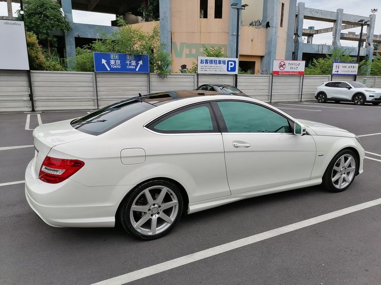 Mercedes-Benz C-Class 2013 C180 AMG Sedan เบนซิน ไม่ติดแก๊ส เกียร์อัตโนมัติ ขาว รูปที่ 3