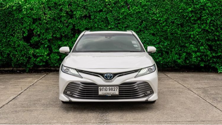 รถ Toyota Camry 2.5 HEV Premium Luxury สี ขาว