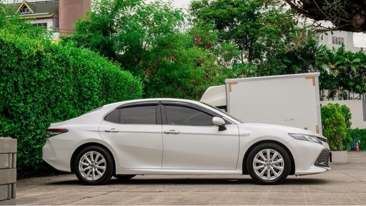 Toyota Camry 2019 2.5 HEV Premium Luxury Sedan ไฮบริด ไม่ติดแก๊ส เกียร์อัตโนมัติ ขาว รูปที่ 4