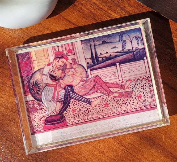 ของที่ระลึกอะคริลิกวินเทจ Kamasutra รณรงค์ป้องกันโรคเอดส์ จากบอมเบย์ ประเทศอินเดีย