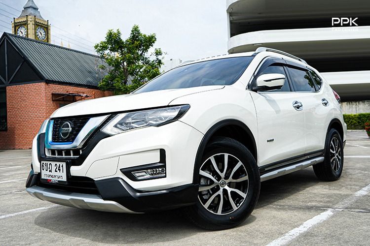 รถ Nissan X-Trail 2.0 V Hybrid 4WD สี ขาว