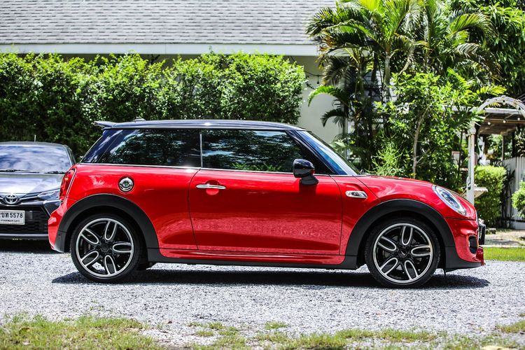 Mini COOPER 3 DOOR HATCH 2015 1.5 S Sedan เบนซิน ไม่ติดแก๊ส เกียร์อัตโนมัติ แดง รูปที่ 4
