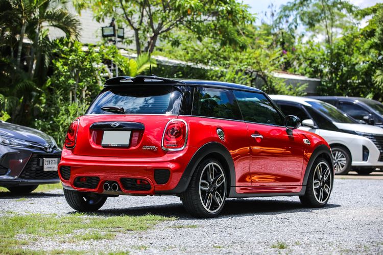Mini COOPER 3 DOOR HATCH 2015 1.5 S Sedan เบนซิน ไม่ติดแก๊ส เกียร์อัตโนมัติ แดง รูปที่ 2