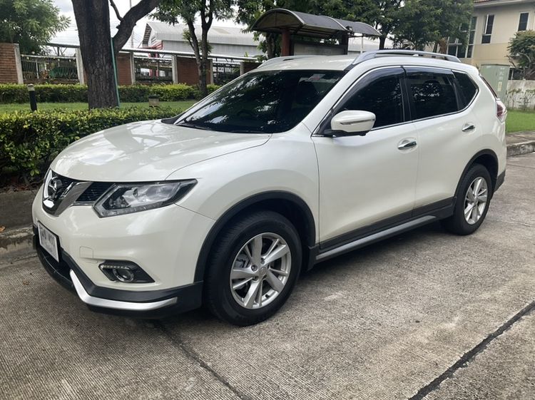 รถ Nissan X-Trail 2.0 V 4WD สี ขาว