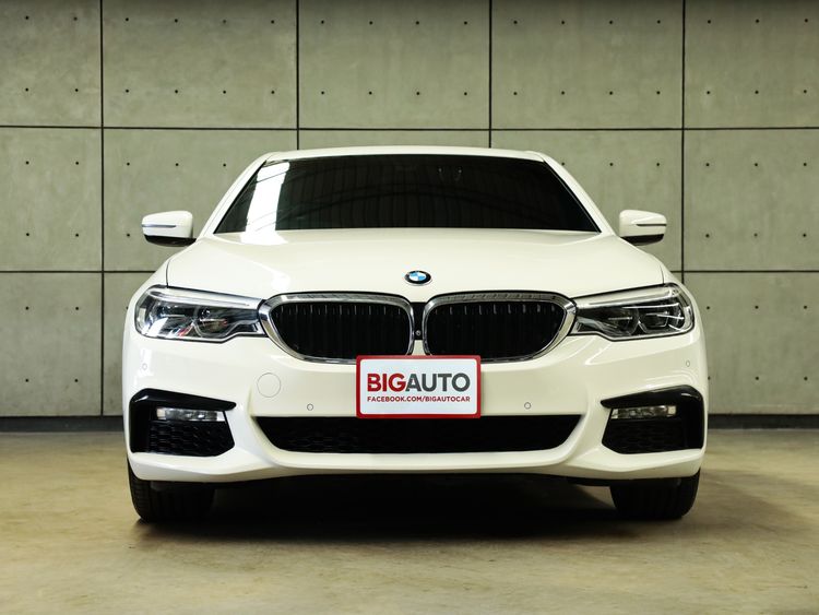 BMW Series 5 2019 530e Sedan ไฮบริด ไม่ติดแก๊ส เกียร์อัตโนมัติ ขาว รูปที่ 4