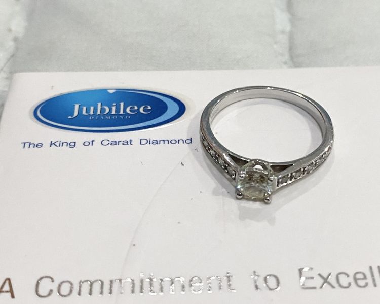 Jubilee แหวนเพชรแท้ ทองคำขาว