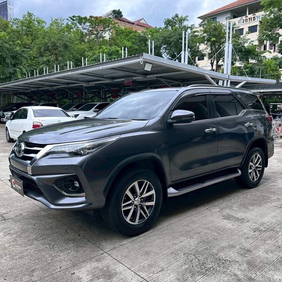 Toyota Fortuner 2018 2.4 V Utility-car ดีเซล ไม่ติดแก๊ส เกียร์อัตโนมัติ เทา รูปที่ 3