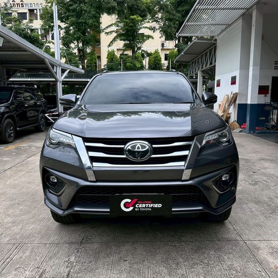 Toyota Fortuner 2018 2.4 V Utility-car ดีเซล ไม่ติดแก๊ส เกียร์อัตโนมัติ เทา รูปที่ 2