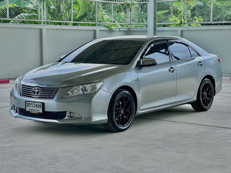 รถ Toyota Camry 2.0 G สี เทา