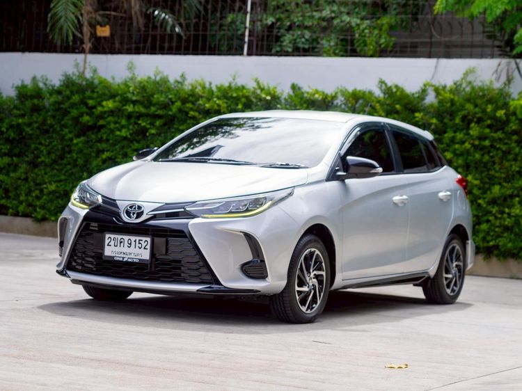 Toyota Yaris 2021 1.2 Sport Sedan เบนซิน ไม่ติดแก๊ส เกียร์อัตโนมัติ เงิน รูปที่ 3