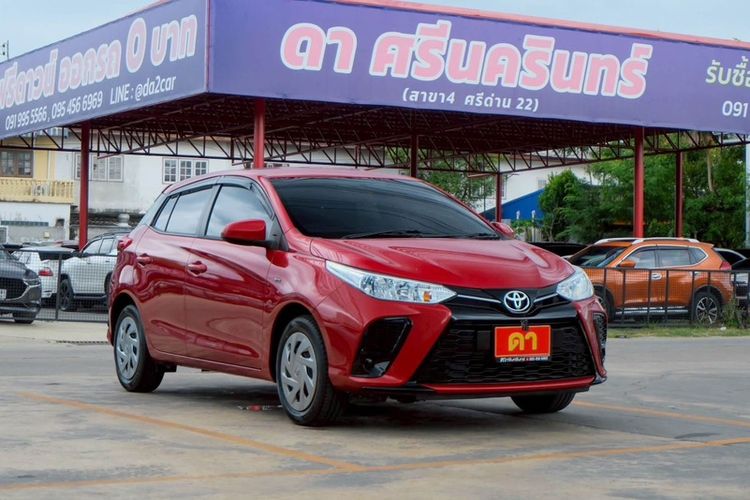 รถ Toyota Yaris 1.2 Entry สี แดง