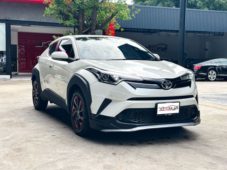 Toyota C-HR 2019 1.8 Entry Utility-car เบนซิน เกียร์อัตโนมัติ ขาว รูปที่ 3