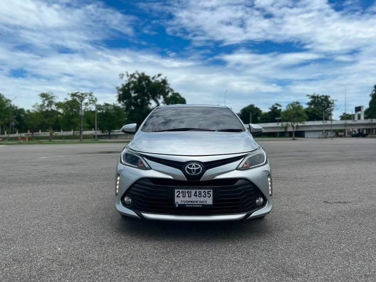 รถ Toyota Vios 1.5 Mid สี เทา